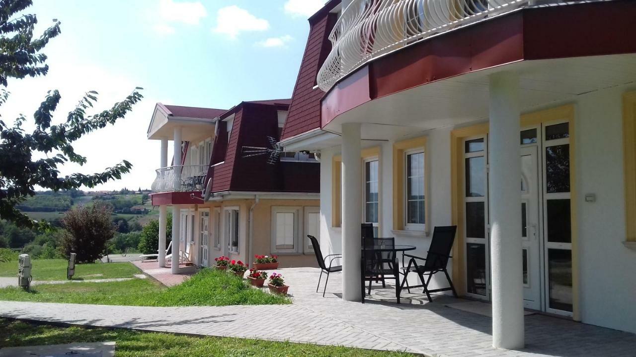Benelise Apartman Хевіз Екстер'єр фото